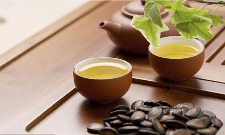 喝茶可以代替喝水吗?