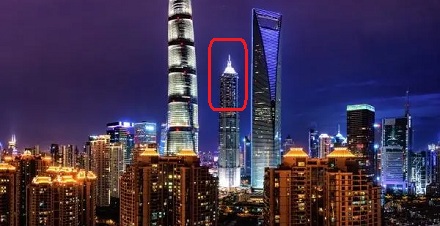 高楼上一闪一闪的红灯是干嘛的?提醒飞机吗?