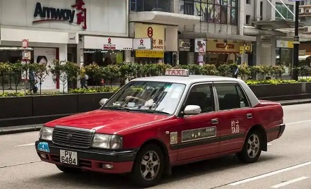 在香港打出租,把行李放后备箱要另行收费?