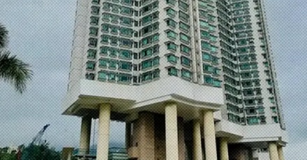 香港的大楼底部为什么只有几根柱子?