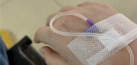 输着液发现过敏了，为啥坚决不能把针头拔下来？