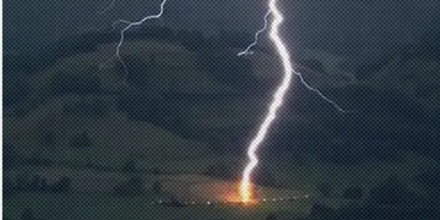 为什么小说里的修仙渡劫都是遭雷劈？