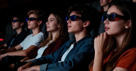 黑暗中看手机对眼睛不好，那在电影院看电影呢？