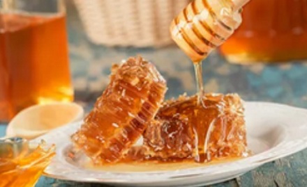 明明都是蜜蜂产的，为什么说蜂王浆是荤的，而蜂蜜是素的？