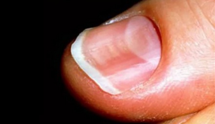 网恋对象只发一张手照，能看出多少信息？