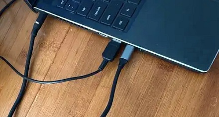 都是传数据，为什么 USB 线会发热而网线很凉快？