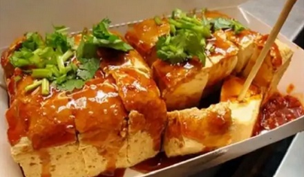 明明都是臭豆腐，为什么长沙的黑、绍兴的黄？