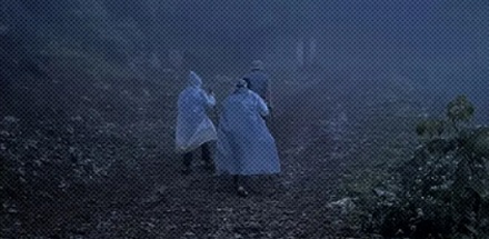 为什么说爬山千万不要穿白色雨衣？