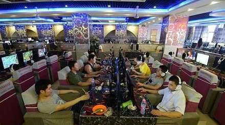 为什么网吧老板不会赶走蹭睡的人?