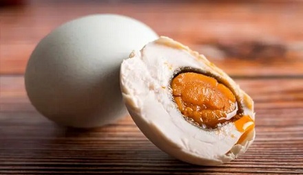 为什么腌咸蛋都用鸭蛋不用鸡蛋?