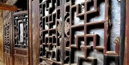 古代纸糊的窗户一捅就破,到风下雨怎么办?