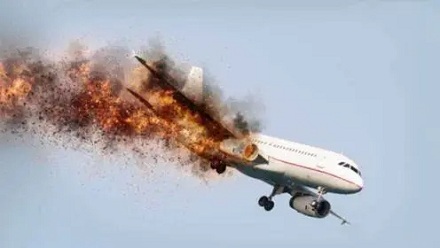 出现空难,航空公司为什么不让乘客跳伞?