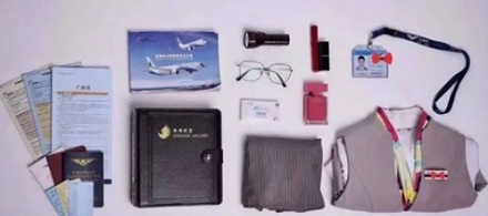 为啥空姐都拖着行李箱?里面到底装了啥?