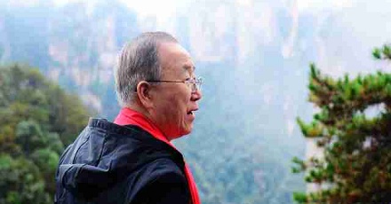 张家界的山头上为什么长满了韩国人?