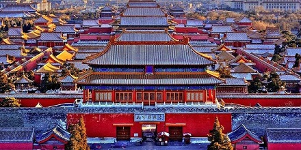 故宫的屋顶为什么没有一根杂草?