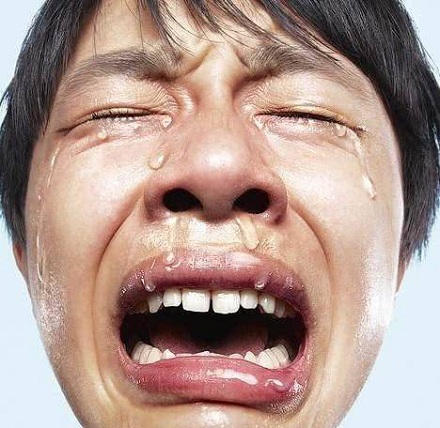 为什么哭的时候总是一把鼻涕一把泪?