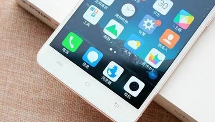 往手机里存东西手机会变重吗?
