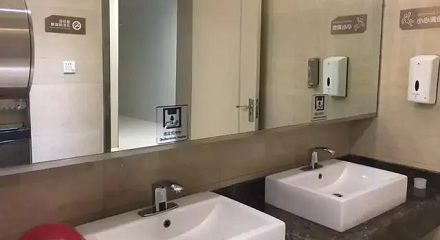 为什么很多商场一楼没有卫生间?