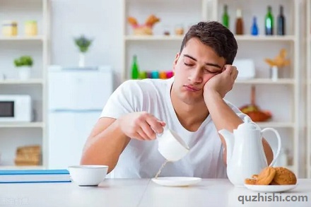 吃完饭就想睡觉是什么原因？